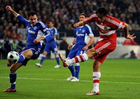 拜仁官方：于帕梅卡诺左膝关节内出现游离体，将缺席几周.