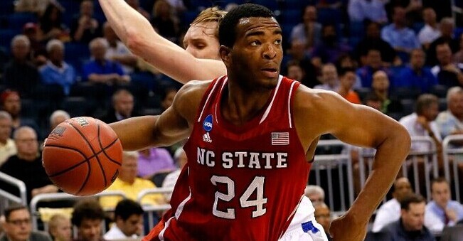 篮球队则在 篮球队则在