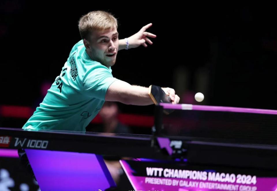 也极大振奋 也极大振奋